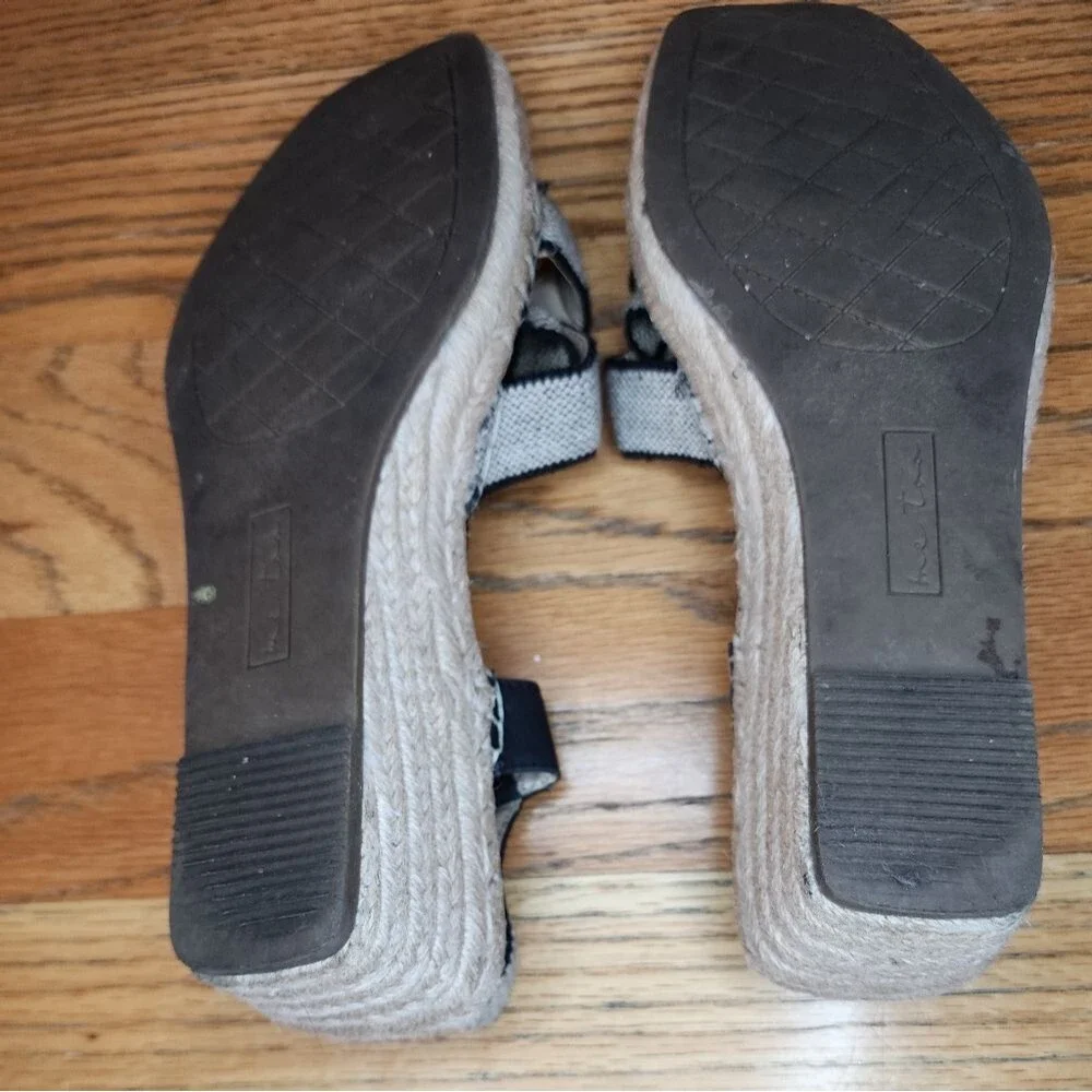 Me Too Cami Wedge Heels Sandals Linen and Black 10